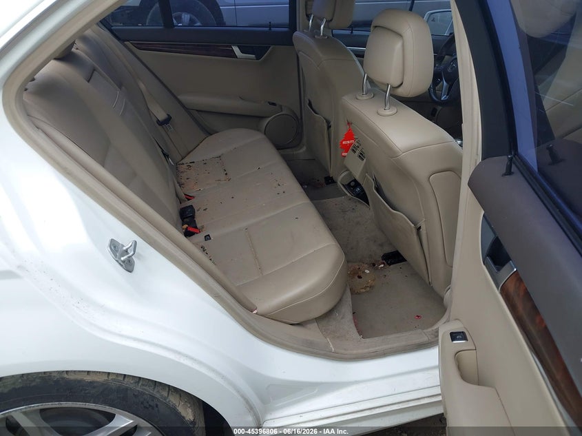 2014 Mercedes-benz C-klasse VIN WDDGF4HB4ER307819 IAAI salvage auction — REAR END, Salvage (Texas), sold $1,850 on 2026-08-10 (photo 8)