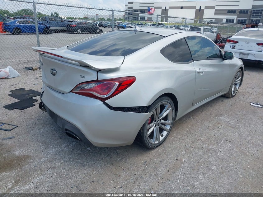 2013 Hyundai Genesis VIN KMHHU6KJ6DU108455 IAAI salvage auction — REAR END, Salvage (Texas), sold $1,825 on 2026-07-21 (photo 4)
