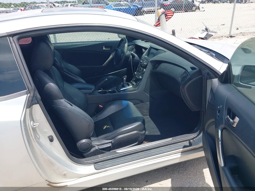 2013 Hyundai Genesis VIN KMHHU6KJ6DU108455 IAAI salvage auction — REAR END, Salvage (Texas), sold $1,825 on 2026-07-21 (photo 5)
