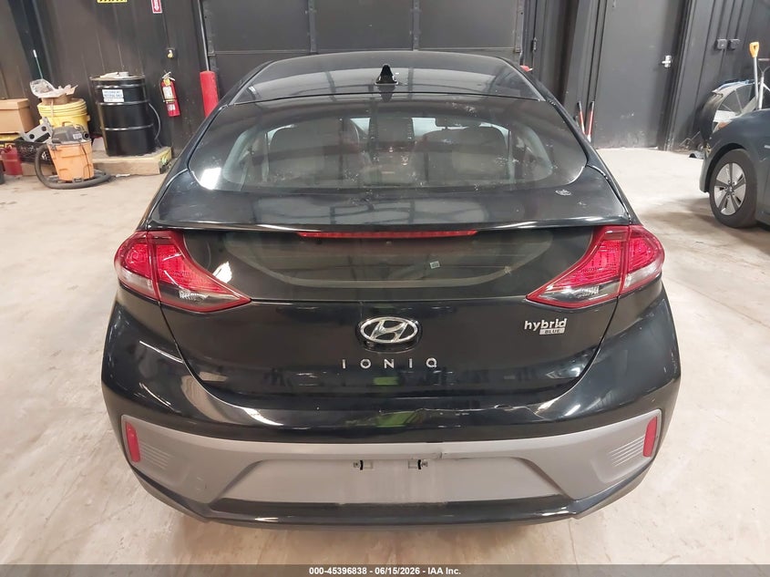 2020 Hyundai Ioniq hybrid VIN KMHC65LC9LU220115 IAAI salvage auction — FRONT & REAR, Sf97 (New York), sold $9,075 on 2026-07-23 (photo 6)