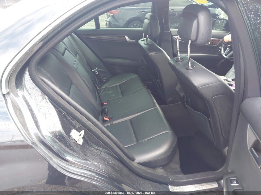 2012 Mercedes-benz C-klasse VIN WDDGF8BB0CA697197 IAAI salvage auction — FRONT END, Salvage Title, sold $350 on 2026-08-02 (photo 8)