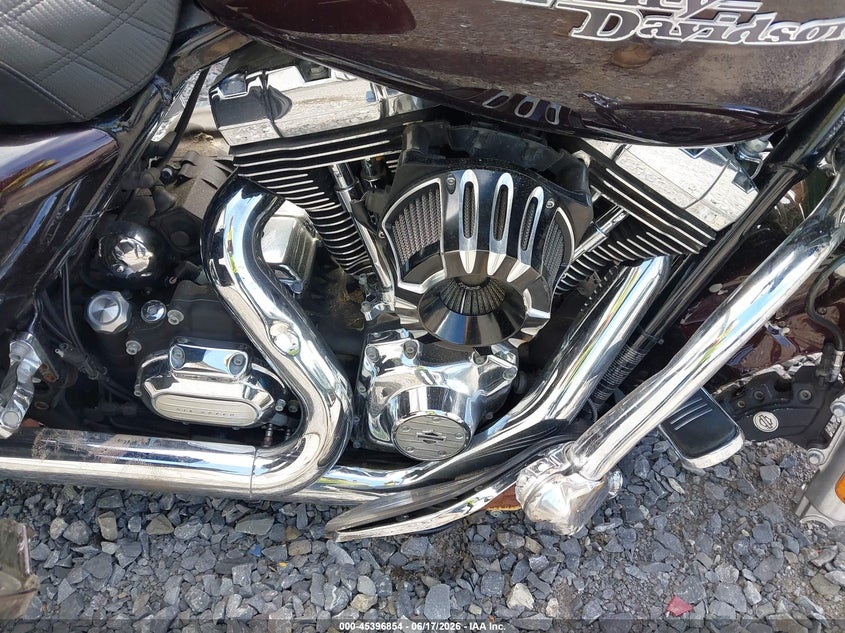 2011 Harley-davidson Flhx VIN 1HD1KBM11BB667565 IAAI salvage auction — ALL OVER, Mv-907A (New York), sold $1,200 on 2026-07-07 (photo 8)