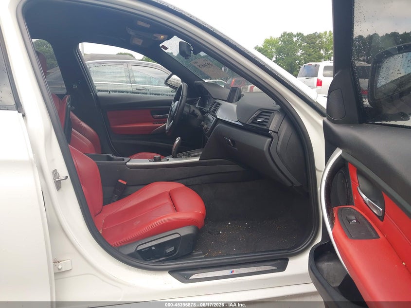 2013 BMW 3 series VIN WBA3A5C56DF604215 IAAI salvage auction — NORMAL WEAR, Repossession Paperwork (Georgia), sold $900 on 2026-07-22 (photo 5)