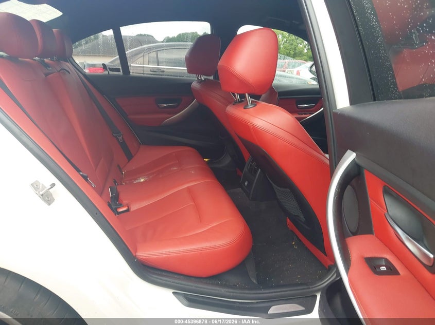 2013 BMW 3 series VIN WBA3A5C56DF604215 IAAI salvage auction — NORMAL WEAR, Repossession Paperwork (Georgia), sold $900 on 2026-07-22 (photo 8)