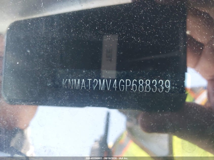 2016 Nissan Rogue VIN KNMAT2MV4GP688339 IAAI salvage auction — SIDE, Salvage (California), sold $1,300 on 2026-07-13 (photo 9)