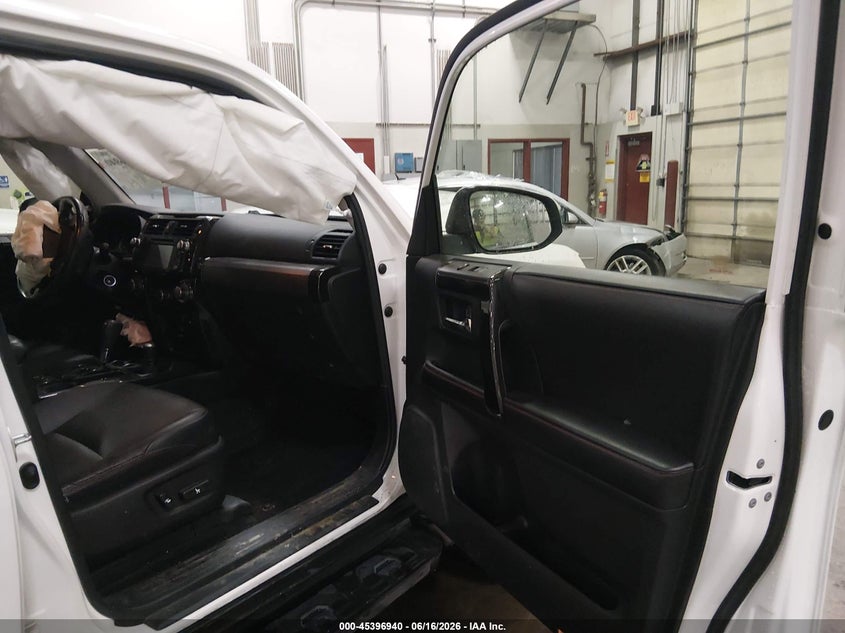 2016 Toyota 4runner VIN JTEBU5JR9G5379967 IAAI salvage auction — FRONT END, Salvage Title, sold $7,525 on 2026-07-31 (photo 5)