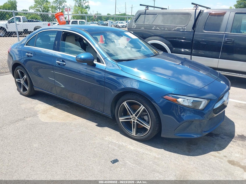 2022 Mercedes-benz A-klasse VIN W1K3G4EB7NJ366314 IAAI salvage auction — TRANSMISSION, Salvage (Mississippi), sold $8,700 on 2026-07-28 (photo 1)