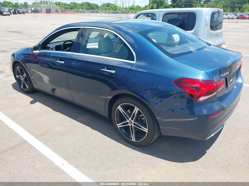 2022 Mercedes-benz A-klasse VIN W1K3G4EB7NJ366314 IAAI salvage auction — TRANSMISSION, Salvage (Mississippi), sold $8,700 on 2026-07-28 (photo 3)