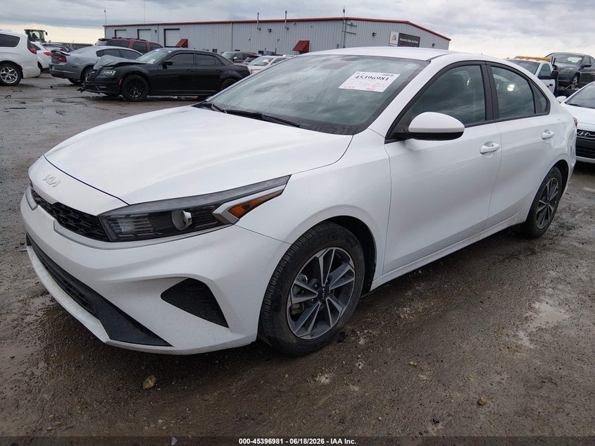 2024 Kia Forte VIN 3KPF24ADXRE720911 IAAI salvage auction — HAIL, Salvage Title, sold $7,425 on 2026-08-28 (photo 2)