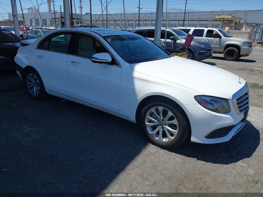 2020 Mercedes-Benz E-klasse VIN WDDZF8DB2LA727063 — IAAI salvage auction photo