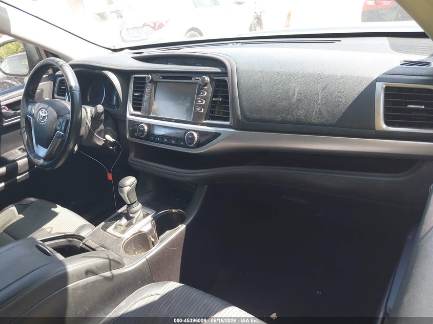 2018 Toyota Highlander VIN 5TDBZRFH0JS910214 IAAI salvage auction — RIGHT FRONT, Clear (Indiana), sold $3,650 on 2026-07-22 (photo 5)