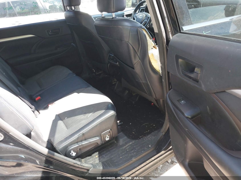 2018 Toyota Highlander VIN 5TDBZRFH0JS910214 IAAI salvage auction — RIGHT FRONT, Clear (Indiana), sold $3,650 on 2026-07-22 (photo 8)