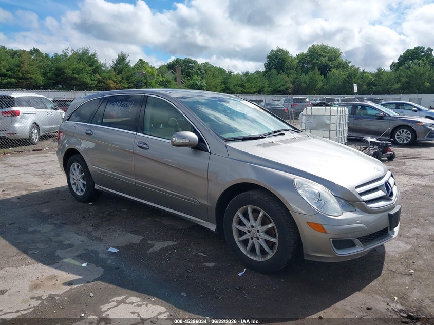 2007 Mercedes-benz R-class VIN 4JGCB65E97A053696 IAAI salvage auction — REAR END, Clear (Indiana), sold $1,000 on 2026-08-01 (photo 1)