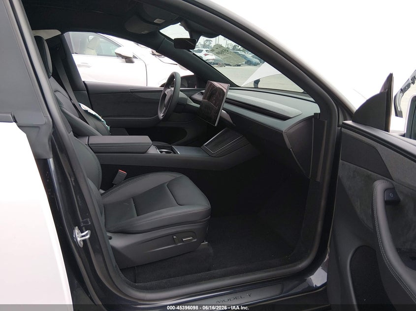 2026 Tesla Model y VIN 7SAYGDEE3TF622336 IAAI salvage auction — LEFT FRONT, Salvage Title, sold $15,200 on 2026-07-29 (photo 5)