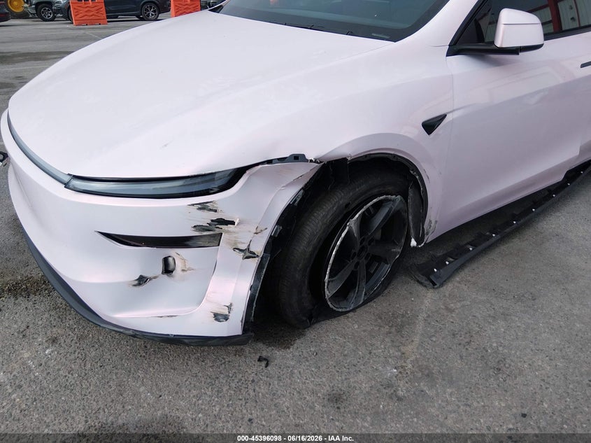 2026 Tesla Model y VIN 7SAYGDEE3TF622336 IAAI salvage auction — LEFT FRONT, Salvage Title, sold $15,200 on 2026-07-29 (photo 6)