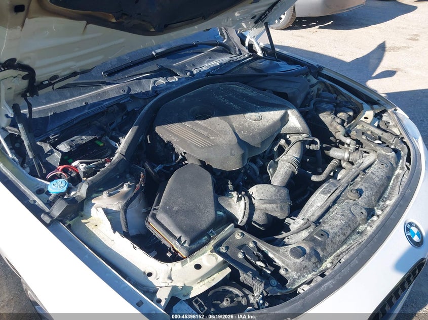2017 BMW 3er VIN WBA8B9G33HNU54871 IAAI salvage auction — EXTERIOR BURN, Salvage (Indiana), sold $4,500 on 2026-07-29 (photo 6)