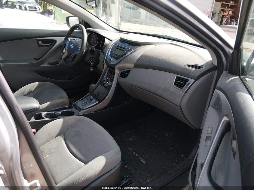 2013 Hyundai Elantra VIN KMHDH4AE8DU542355 IAAI salvage auction — NORMAL WEAR, Clear (Minnesota), sold $300 on 2026-07-29 (photo 5)