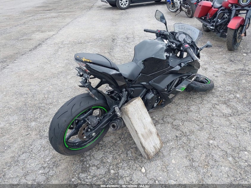 2019 Kawasaki Ninja VIN JKAEXEK17KDA30903 IAAI salvage auction — FRONT END, Salvage (Massachusetts), sold $450 on 2026-07-15 (photo 4)