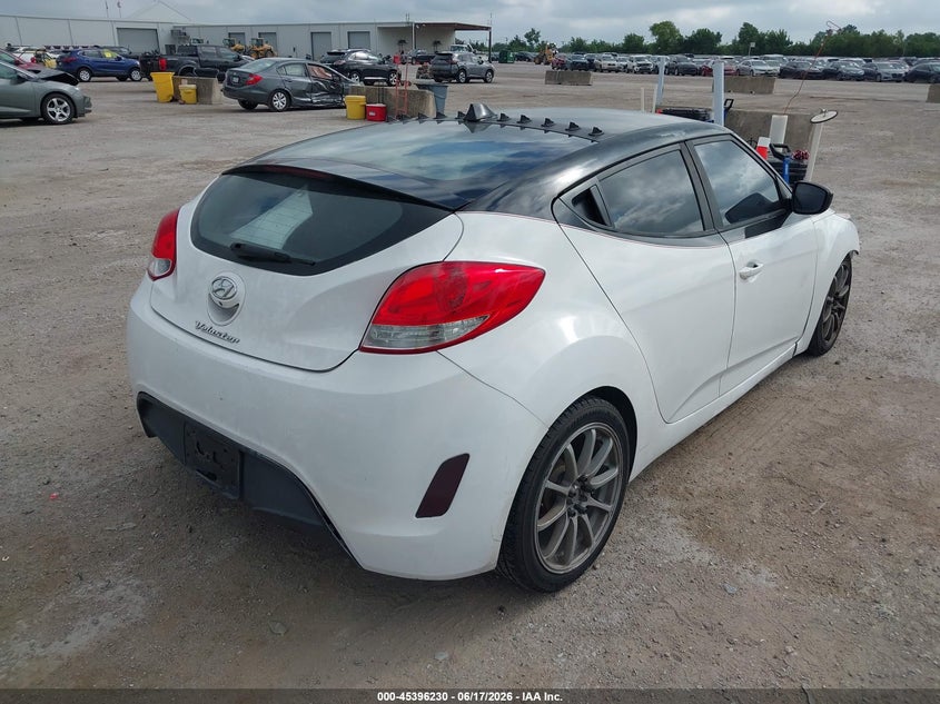 2016 Hyundai Veloster VIN KMHTC6AD4GU292615 IAAI salvage auction — NORMAL WEAR, Original (Texas), sold $475 on 2026-07-15 (photo 4)