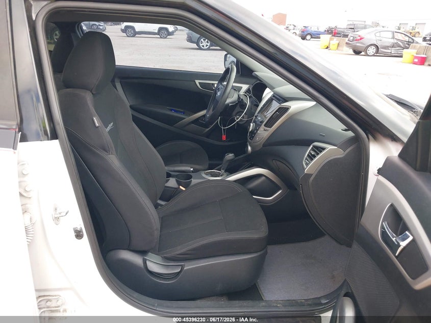2016 Hyundai Veloster VIN KMHTC6AD4GU292615 IAAI salvage auction — NORMAL WEAR, Original (Texas), sold $475 on 2026-07-15 (photo 5)