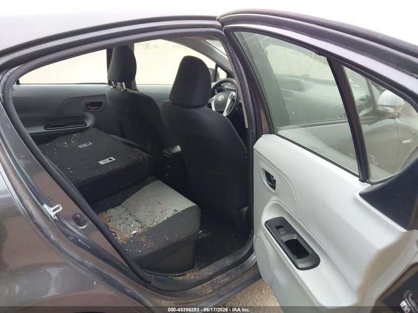 2014 Toyota Prius c VIN JTDKDTB31E1076107 IAAI salvage auction — FRONT & REAR, Clear (Indiana), sold $400 on 2026-07-29 (photo 8)