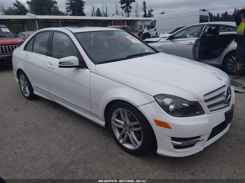 2013 Mercedes-benz C-klasse VIN WDDGF4HB1DR251028 IAAI salvage auction — NORMAL WEAR, Clear (Washington), sold $4,950 on 2026-07-08 (photo 1)