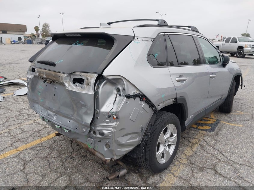 2020 Toyota Rav 4 VIN 2T3LWRFV5LW070936 IAAI salvage auction — FRONT & REAR, Salvage Title, sold $7,700 on 2026-08-22 (photo 4)