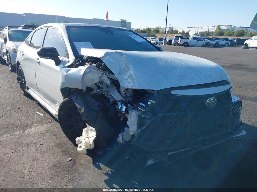 2021 Toyota Avalon VIN 4T1FZ1FB3MU056930 IAAI salvage auction — RIGHT FRONT, Salvage Title, sold $6,100 on 2026-07-10 (photo 1)