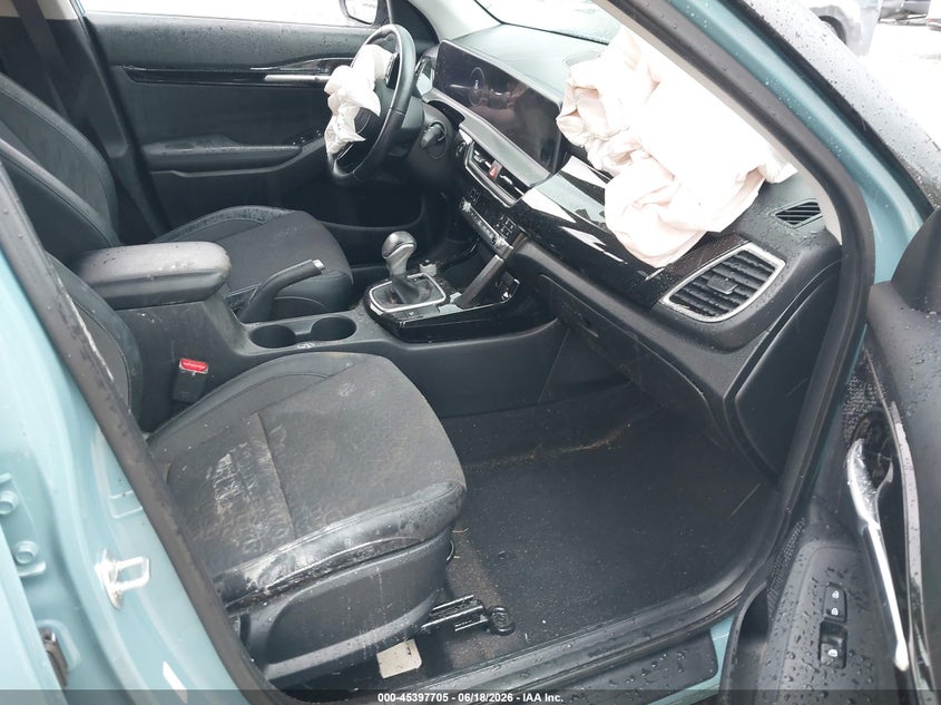 2024 Kia Seltos VIN KNDEU2AA1R7604156 IAAI salvage auction — RIGHT FRONT, Certificate Of Destruction (Florida), sold $1,850 on 2026-07-30 (photo 5)