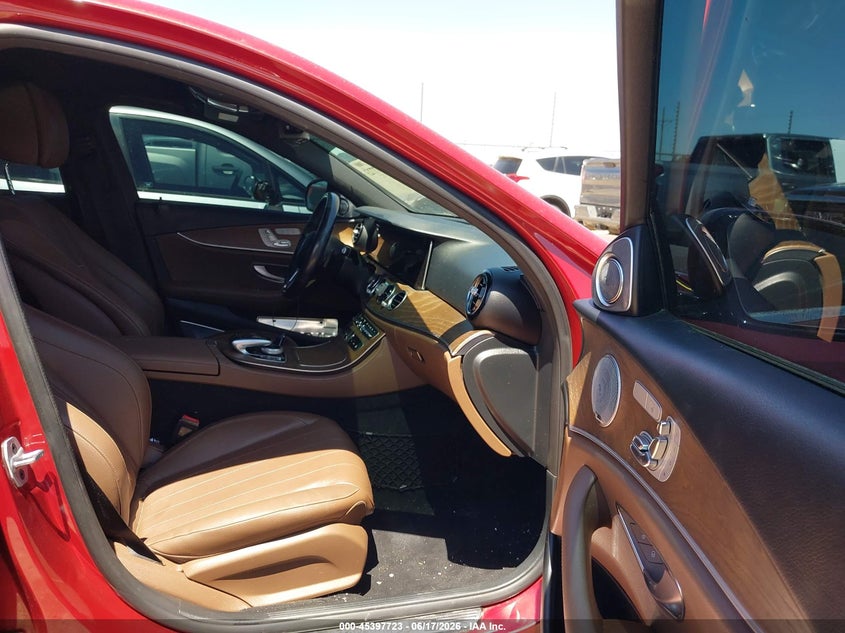 2019 Mercedes-benz E-klasse VIN WDDZF6JB4KA596404 IAAI salvage auction — FRONT END, Original (Texas), sold $10,700 on 2026-07-29 (photo 5)