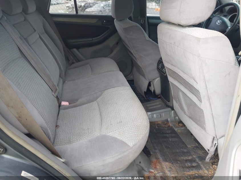 2005 Toyota 4runner VIN JTEZU14R750047474 IAAI salvage auction — NORMAL WEAR, Clear (Florida), sold $2,450 on 2026-07-09 (photo 8)