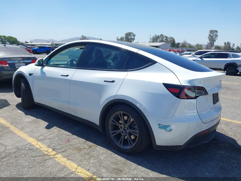 2024 Tesla Model y VIN 7SAYGAEE2RF111773 IAAI salvage auction — FRONT END, Salvage (California), sold $11,600 on 2026-07-13 (photo 3)