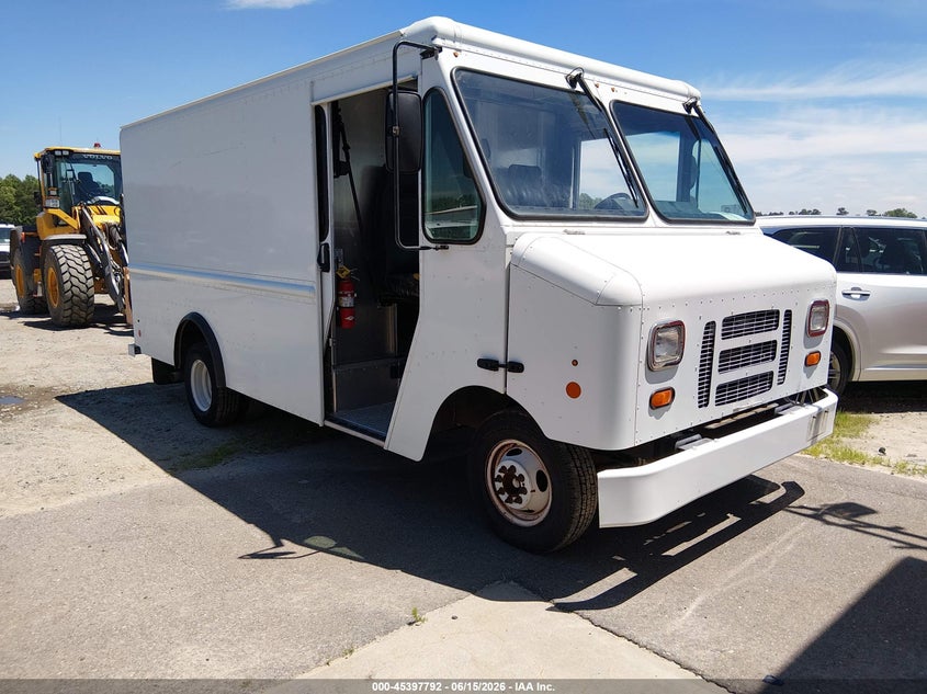 2014 Ford E-350 VIN 1FC3E3KL4EDA98280 IAAI salvage auction — NORMAL WEAR, Sf97 (North Carolina), sold $12,400 on 2026-08-10 (photo 1)