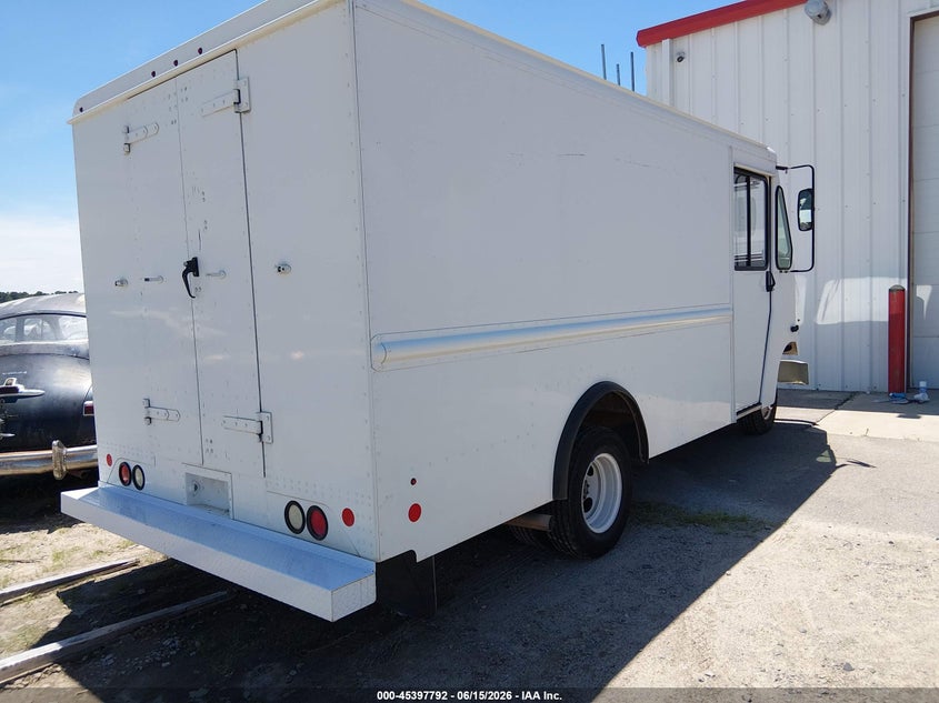 2014 Ford E-350 VIN 1FC3E3KL4EDA98280 IAAI salvage auction — NORMAL WEAR, Sf97 (North Carolina), sold $12,400 on 2026-08-10 (photo 4)