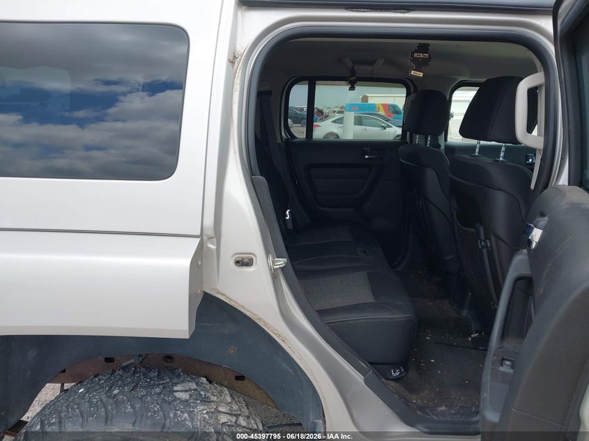 2006 Hummer H3 VIN 5GTDN136468297303 IAAI salvage auction — NORMAL WEAR, Original (Texas), sold $975 on 2026-07-09 (photo 8)