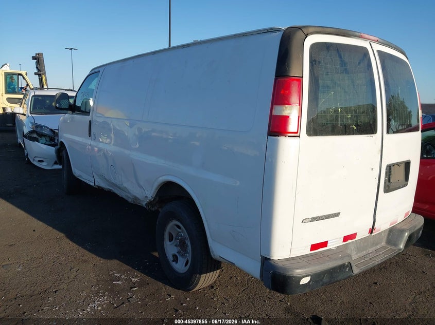 2007 Chevrolet Express 2500 VIN 1GCGG25V271240391 IAAI salvage auction — SIDE, Salvage Certificate (California), sold $1,150 on 2026-07-10 (photo 3)