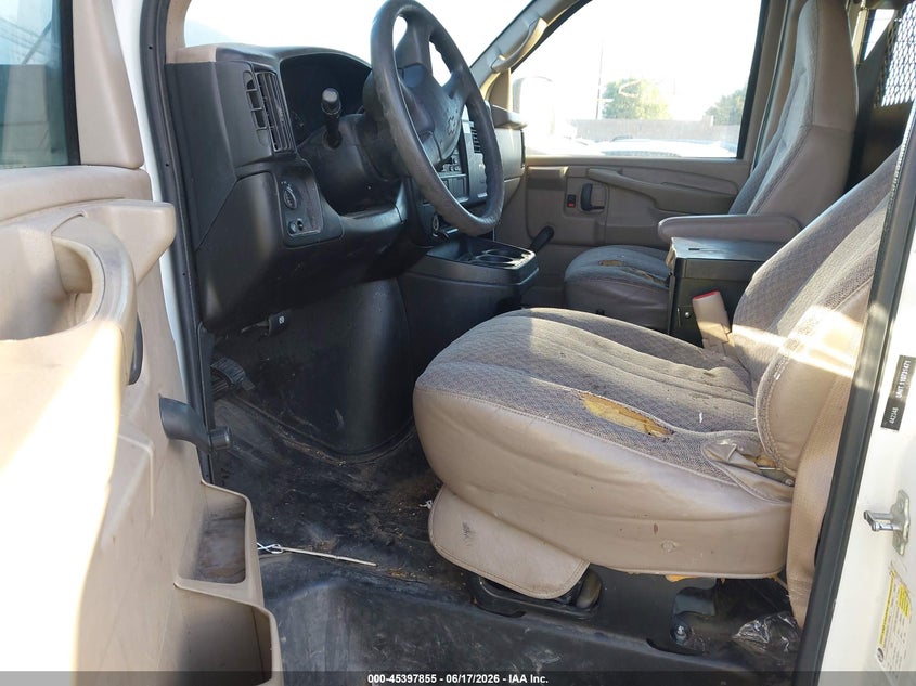 2007 Chevrolet Express 2500 VIN 1GCGG25V271240391 IAAI salvage auction — SIDE, Salvage Certificate (California), sold $1,150 on 2026-07-10 (photo 5)