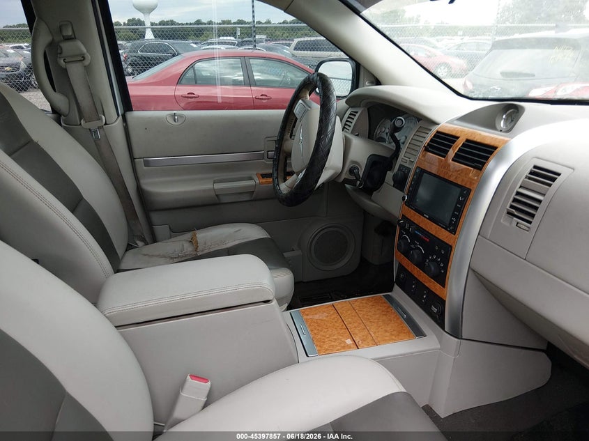 2008 Chrysler Aspen VIN 1A8HW58288F122501 IAAI salvage auction — NORMAL WEAR, Clear (Illinois), sold $425 on 2026-07-08 (photo 5)