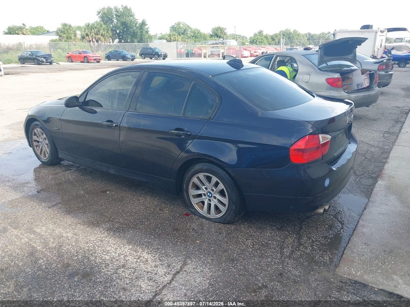 2007 BMW 3 series VIN WBAVC53567FZ74006 IAAI salvage auction — NORMAL WEAR, Clear (Florida), sold $25 on 2026-07-29 (photo 3)