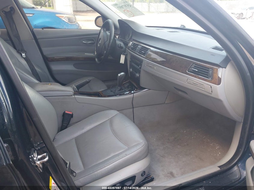 2007 BMW 3 series VIN WBAVC53567FZ74006 IAAI salvage auction — NORMAL WEAR, Clear (Florida), sold $25 on 2026-07-29 (photo 5)