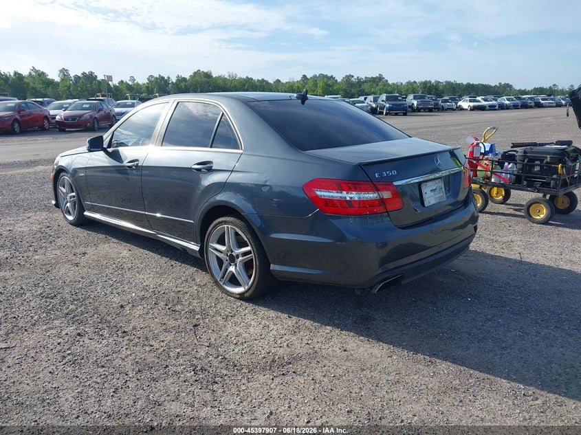 2012 Mercedes-benz E-klasse VIN WDDHF5KB1CA524274 IAAI salvage auction — REAR END, Wait Title, sold $2,050 on 2026-08-15 (photo 3)
