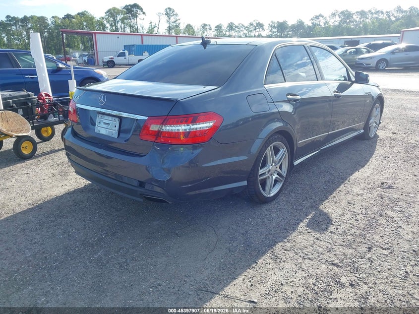 2012 Mercedes-benz E-klasse VIN WDDHF5KB1CA524274 IAAI salvage auction — REAR END, Wait Title, sold $2,050 on 2026-08-15 (photo 4)