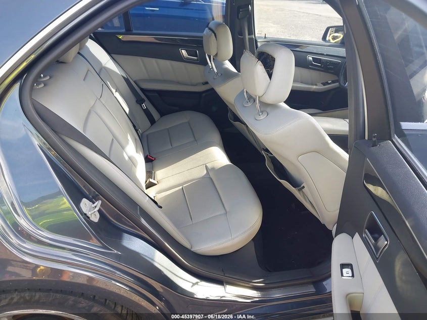 2012 Mercedes-benz E-klasse VIN WDDHF5KB1CA524274 IAAI salvage auction — REAR END, Wait Title, sold $2,050 on 2026-08-15 (photo 8)