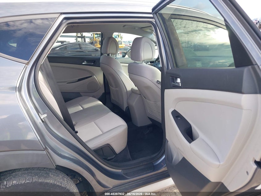 2017 Hyundai Tucson VIN KM8J33A45HU391290 IAAI salvage auction — FRONT END, Rebuildable (Florida), sold $3,100 on 2026-07-07 (photo 8)