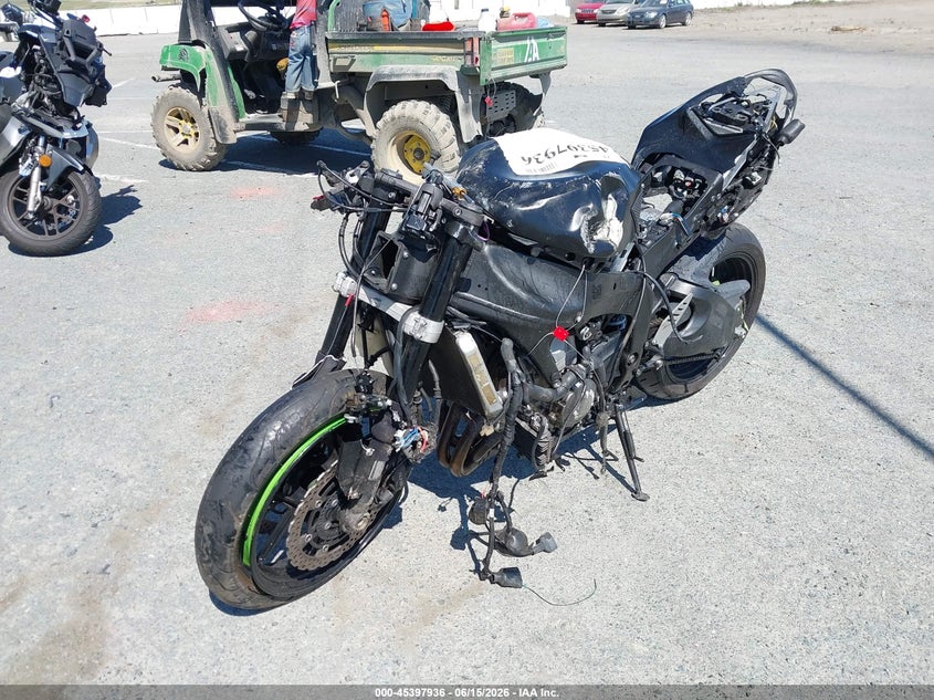 2014 Kawasaki Zx VIN JKBZXJF1XEA003357 IAAI salvage auction — FRONT & REAR, Salvage Title, sold $25 on 2026-07-22 (photo 2)