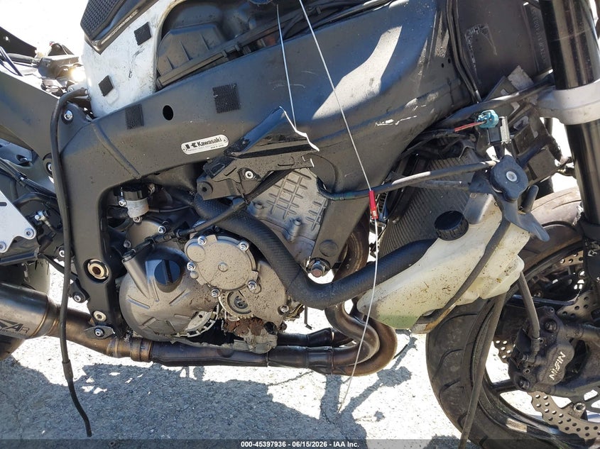 2014 Kawasaki Zx VIN JKBZXJF1XEA003357 IAAI salvage auction — FRONT & REAR, Salvage Title, sold $25 on 2026-07-22 (photo 8)