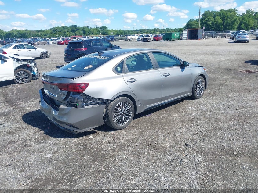 2022 Kia Forte VIN 3KPF54AD8NE447095 IAAI salvage auction — REAR END, Salvage - Greater Than 75% (Maryland), sold $7,000 on 2026-07-20 (photo 4)