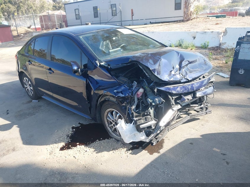 2022 Toyota Corolla VIN JTDEAMDE3NJ060954 IAAI salvage auction — FRONT END, Salvage (California), sold $2,100 on 2026-07-07 (photo 1)