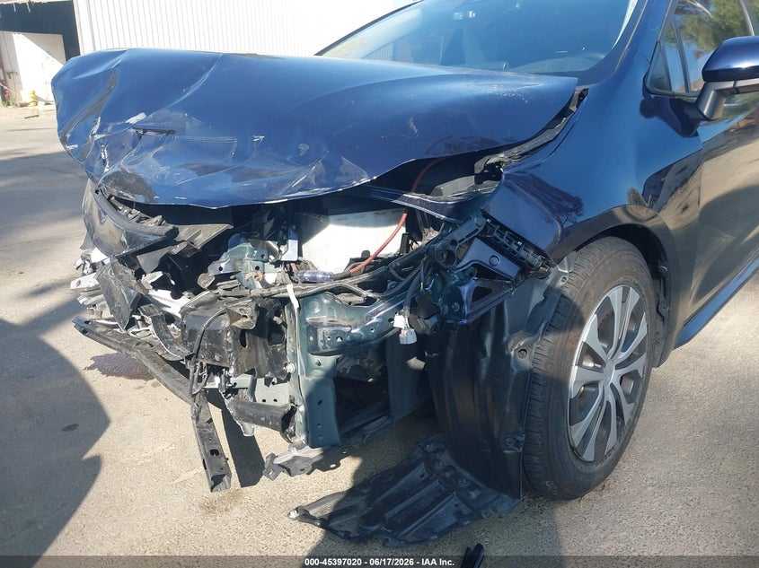 2022 Toyota Corolla VIN JTDEAMDE3NJ060954 IAAI salvage auction — FRONT END, Salvage (California), sold $2,100 on 2026-07-07 (photo 6)