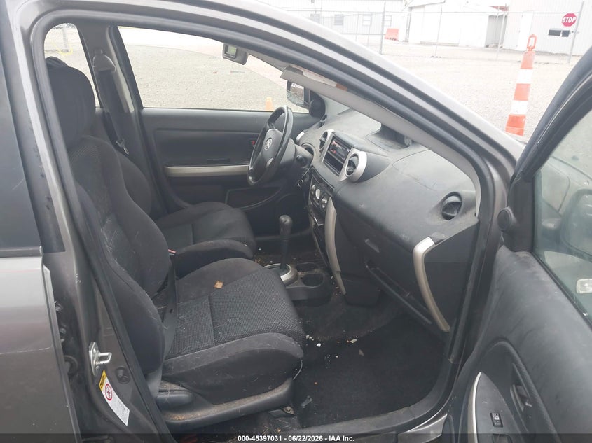 2004 Scion Xa VIN JTKKT604840072973 IAAI salvage auction — NORMAL WEAR, Original (Ohio), sold $225 on 2026-07-07 (photo 5)